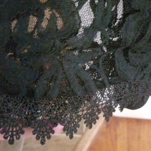 Black lace romper - Picture 3 of 3